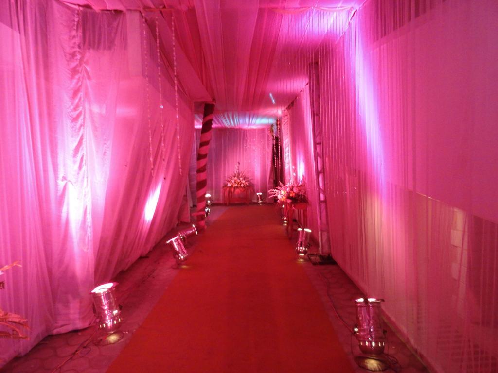 Gulmor Hotel Ludhiana Exterior foto